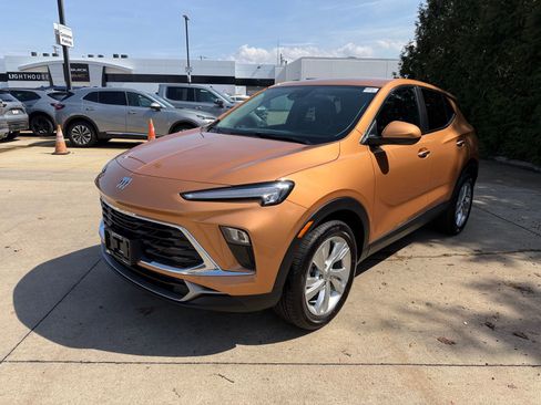 Used 2025 Buick Encore GX Preferred w/ Comfort Package image 7