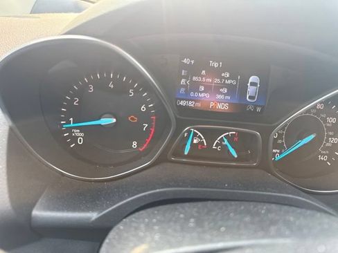 Used 2018 Ford Escape SE w/ SE Sync 3 Package AWD/4WD image 18