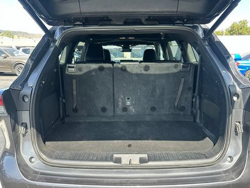 Used 2021 Toyota Highlander XSE FWD image 7