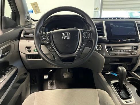 Used 2017 Honda Pilot EX image 21