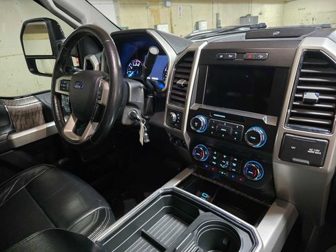 Used 2019 Ford F250 Lariat w/ Lariat Value Package image 11