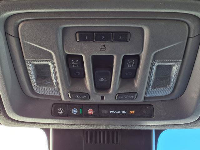 Used 2022 GMC Sierra 1500 Denali AWD/4WD image 18