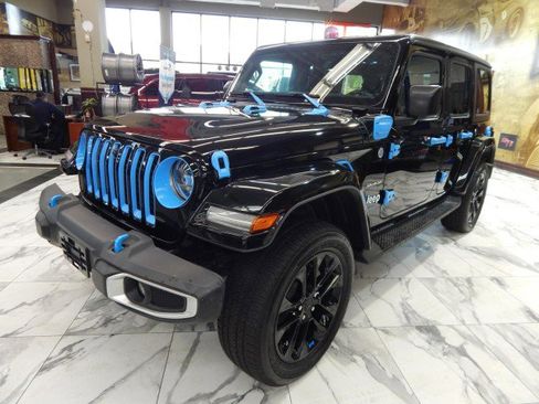 Used 2023 Jeep Wrangler Unlimited Sahara w/ Cold Weather Group image 12