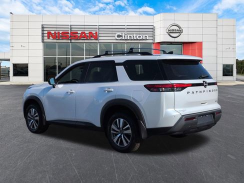 New 2026 Nissan Pathfinder SL image 5