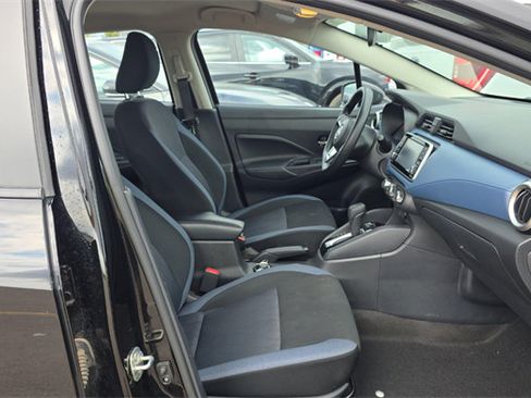 Used 2025 Nissan Versa SV FWD image 9