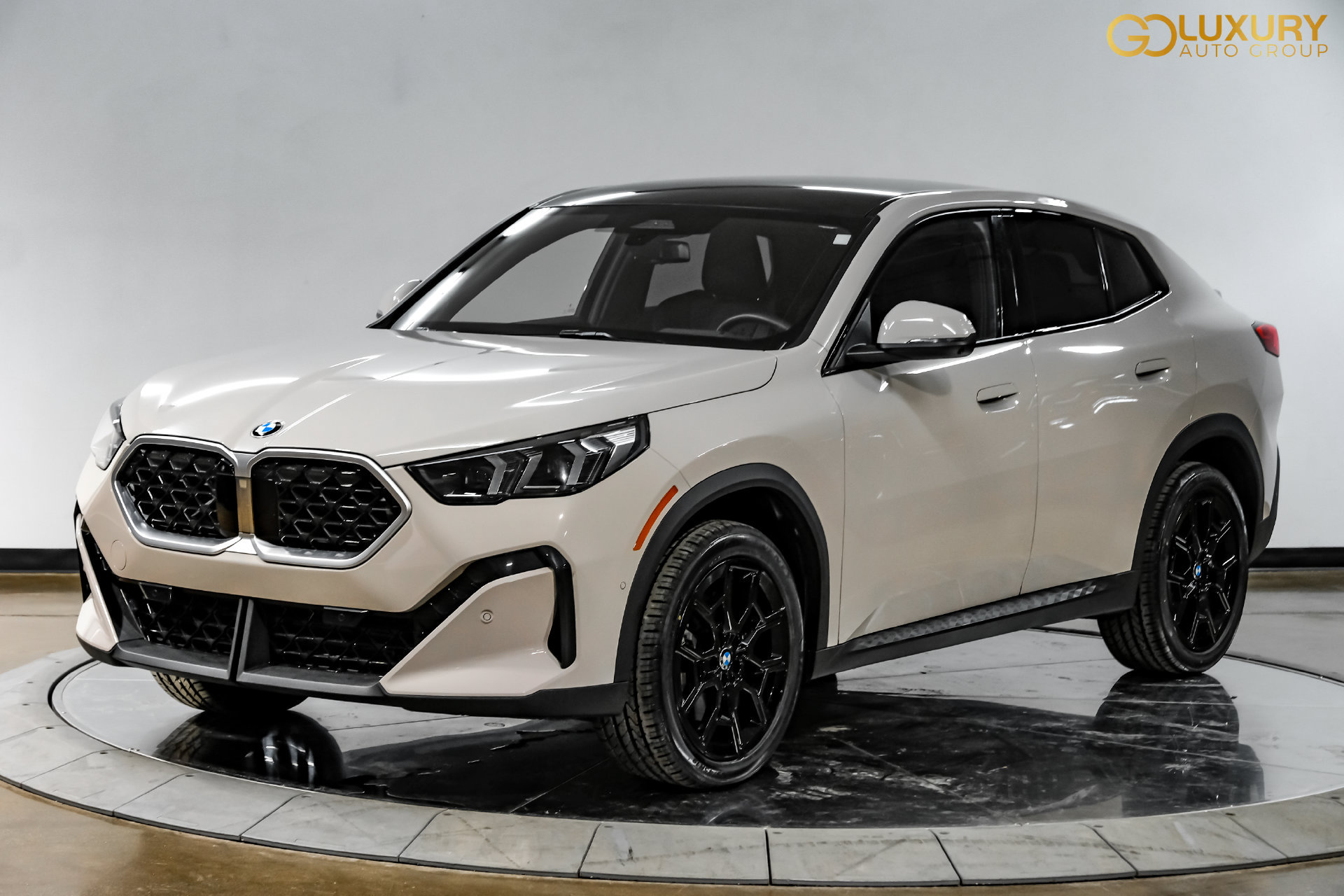 Used 2026 BMW X2 xDrive28i AWD/4WD image 8