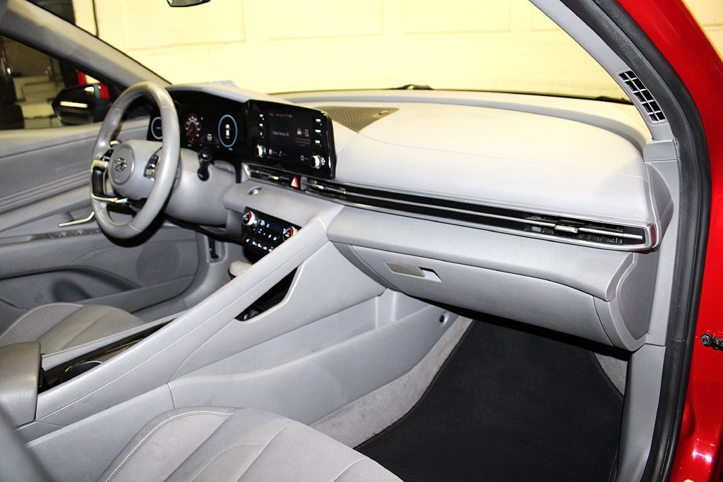 Used 2021 Hyundai Elantra SEL w/ Convenience Package FWD image 28