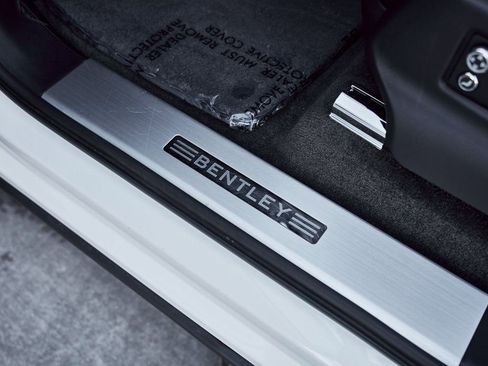 Used 2022 Bentley Bentayga image 33