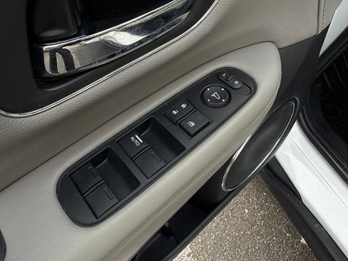 Used 2018 Honda HR-V EX-L image 14