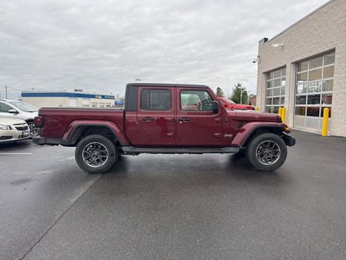 Used 2022 Jeep Gladiator Overland w/ Popular Equipment Package image 4