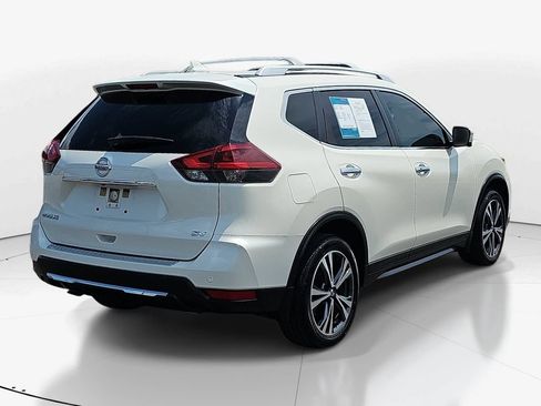 Used 2019 Nissan Rogue SV w/ Sun & Sound Touring Package FWD image 6