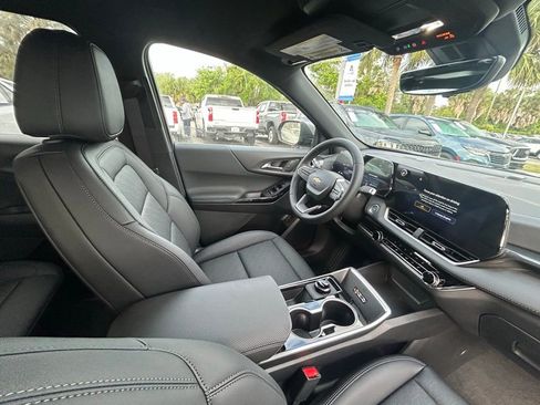 New 2026 Chevrolet Equinox LT w/ Convenience Package II FWD image 25