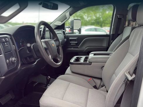 Used 2019 Chevrolet Silverado 2500 W/T w/ WT Convenience Package image 9