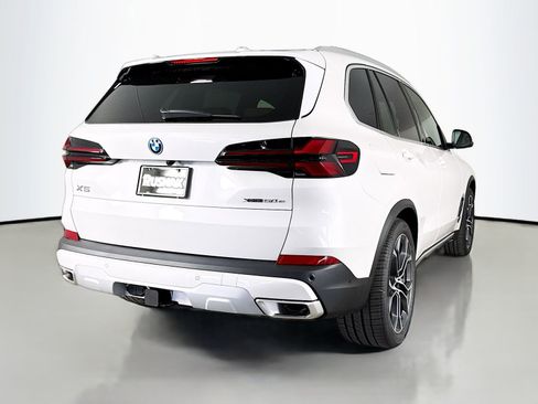 New 2026 BMW X5 xDrive50e AWD/4WD image 7