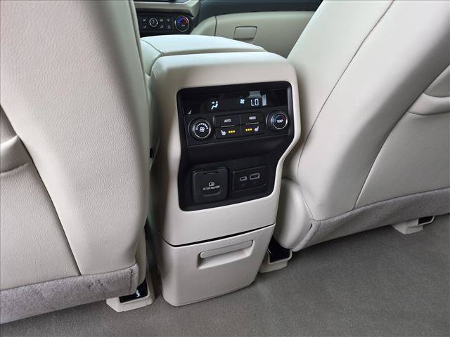 Used 2023 GMC Acadia Denali w/ Denali Ultimate Package FWD image 18