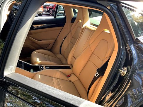 Used 2018 Porsche Panamera RWD image 21