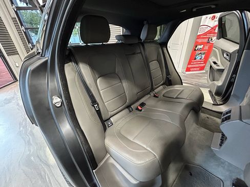Used 2017 Jaguar F-PACE R-Sport AWD/4WD image 5