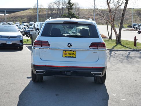 Used 2022 Volkswagen Atlas SE image 6