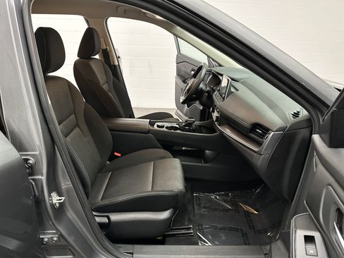 Used 2024 Nissan Rogue SV image 24