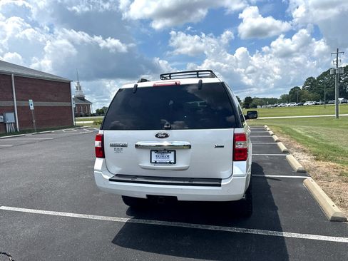 Used 2011 Ford Expedition Limited image 10