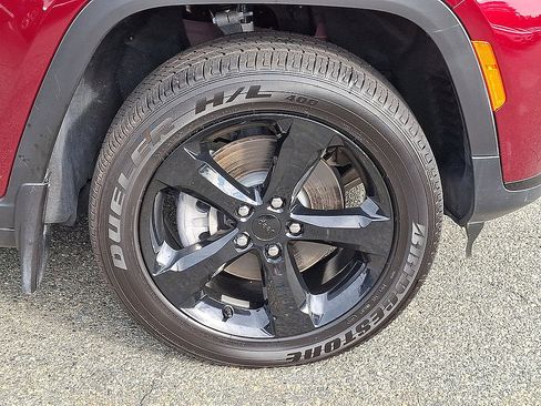 Certified 2025 Jeep Grand Cherokee L Altitude AWD/4WD image 27