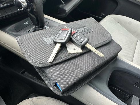 Used 2021 Honda HR-V LX image 31