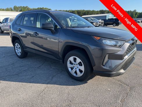 Used 2020 Toyota RAV4 LE FWD image 7