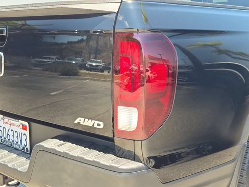Used 2023 Honda Ridgeline RTL image 11