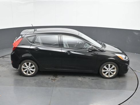 Used 2014 Hyundai Accent SE FWD image 29