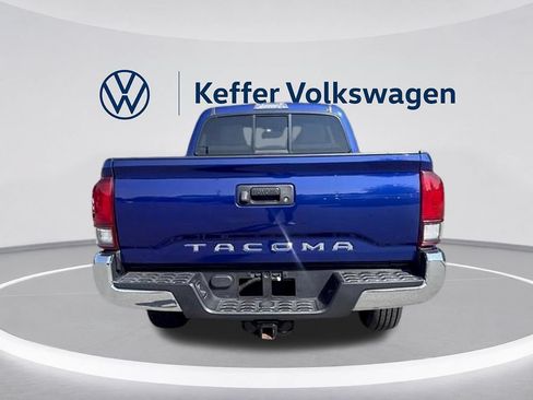 Used 2022 Toyota Tacoma SR5 RWD image 4