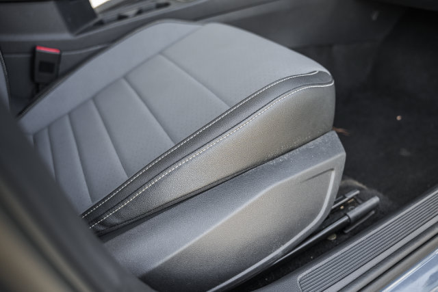 Used 2025 Volkswagen Jetta SE FWD image 37