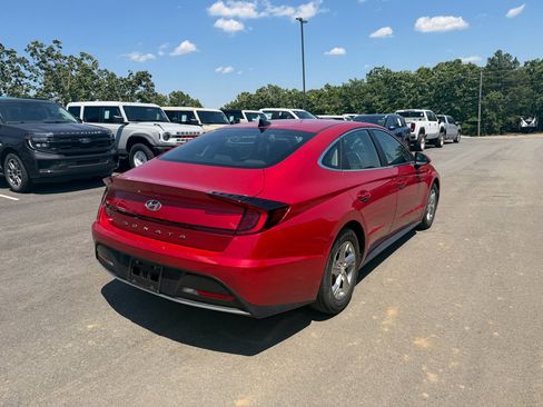 Used 2021 Hyundai Sonata SE w/ Cargo Package FWD image 3