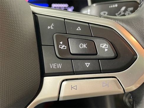 Used 2024 Volkswagen Jetta SE image 11