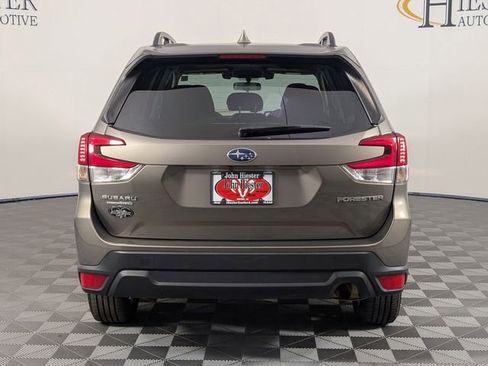 Used 2021 Subaru Forester Premium image 6