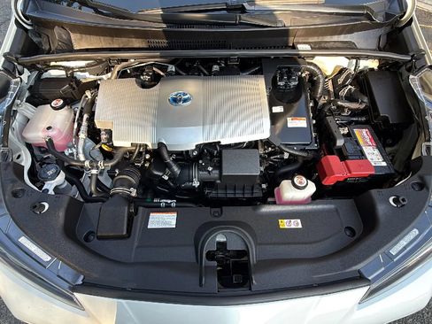 Used 2020 Toyota Prius XLE AWD/4WD image 35