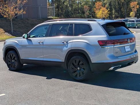 New 2026 Volkswagen Atlas SE FWD image 6