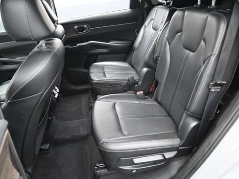 Used 2023 Kia Sorento EX image 28
