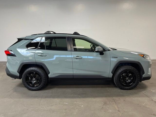 Used 2021 Toyota RAV4 XLE w/ Convenience Package AWD/4WD image 2