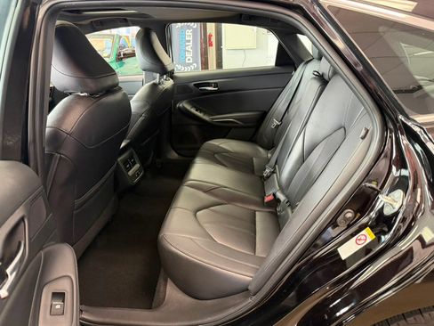 Used 2019 Toyota Avalon XLE w/ Moonroof Package FWD image 23