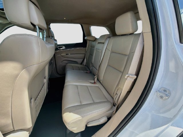 Used 2020 Jeep Grand Cherokee Limited AWD/4WD image 26