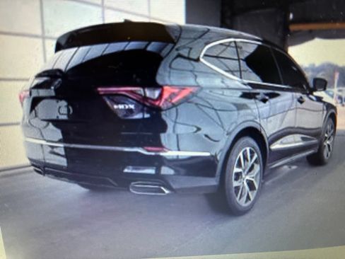Used 2024 Acura MDX w/ Technology Package FWD image 4