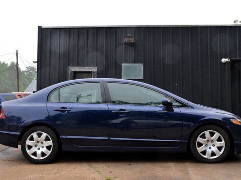 Used 2010 Honda Civic LX image 4