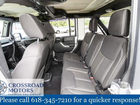 Used 2014 Jeep Wrangler Unlimited Sahara w/ Connectivity Group AWD/4WD image 21