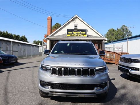Used 2024 Jeep Wagoneer Series III image 2
