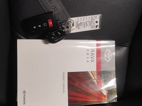 Used 2014 Toyota RAV4 Limited image 32