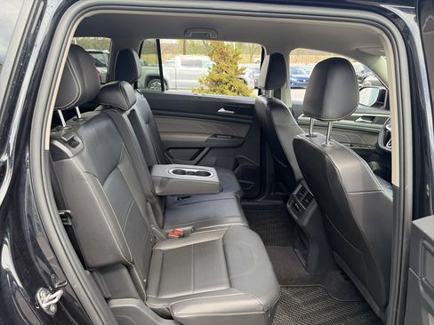 Used 2023 Volkswagen Atlas SE image 12