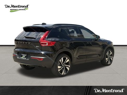 Used 2025 Volvo XC40 B5 Ultra w/ Protection Package Premier AWD/4WD image 5