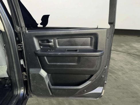 Used 2014 RAM 1500 ST w/ SXT Appearance Group image 15