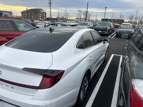 Used 2023 Hyundai Sonata SEL w/ Convenience Package image 4