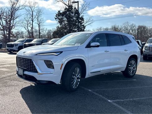 New 2026 Buick Enclave Avenir w/ Super Cruise Package FWD image 4